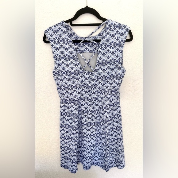 Title Nine Steadfast Tidal Wave Blue Athletic Athleisure Dress Outdoor Camping - Picture 5 of 7